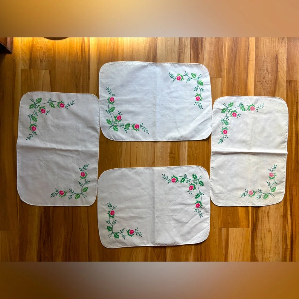 N/A set embroidered